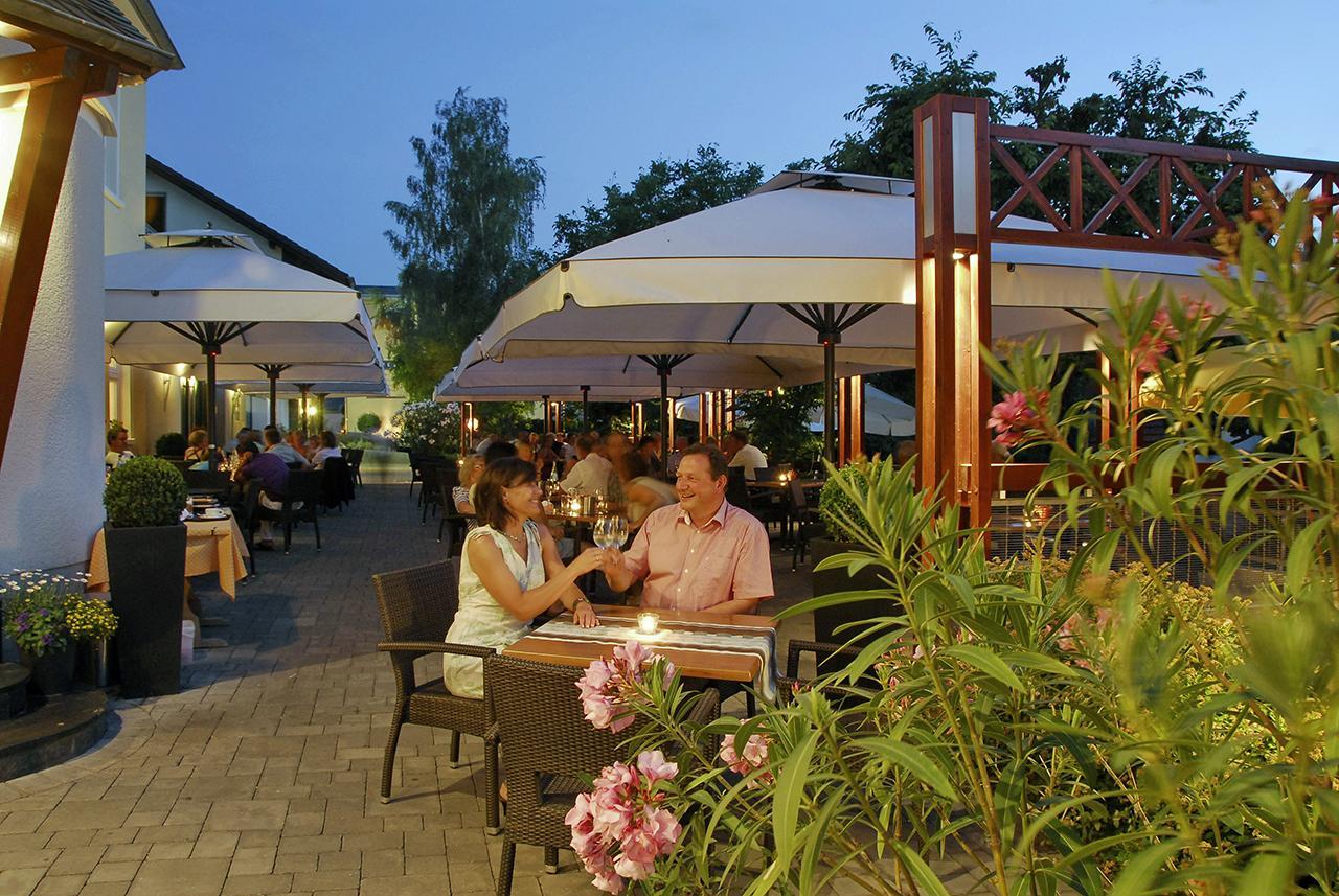 Weingut Und Gaestehaus Apel 니텔 외부 사진